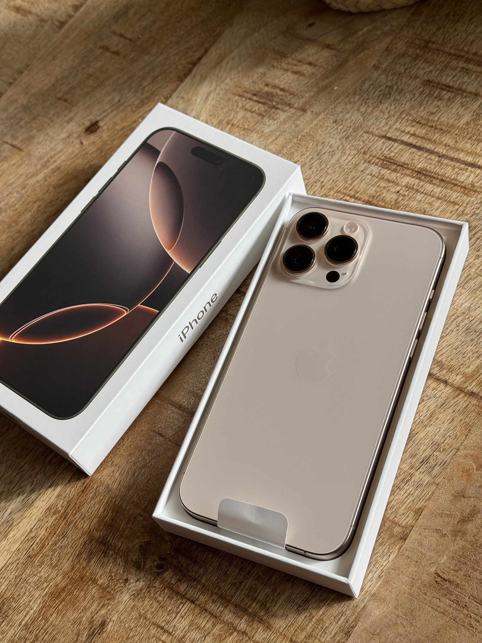 Apple iPhone 16 Pro Max, iPhone 16 Pro, iPhone 16 Plus, iPhone 16, iPhone 15 pro max