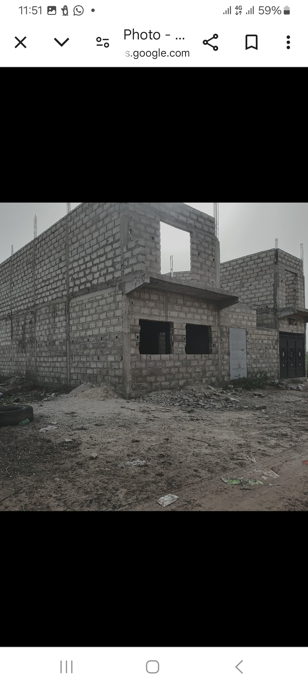 Grande maison sur deux niveaux