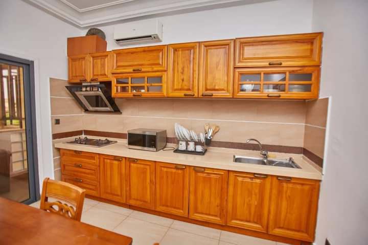 MAISON MEUBLEE MAISON MEUBLEE