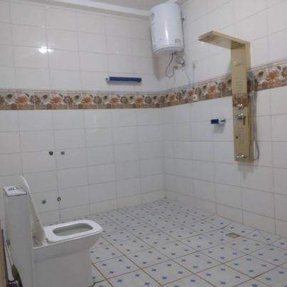 TSINGA VILLAGE MAISON ULTRA MODERNE À_VENDRE , bordure goudron