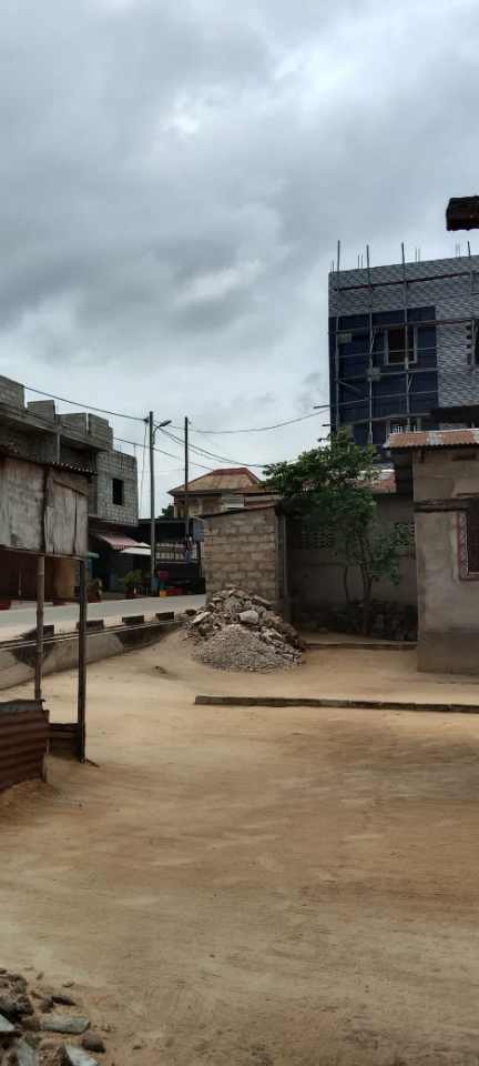 PARCELLE AU BORD DU GOUDRON PARCELLE AU BORD DU GOUDRON