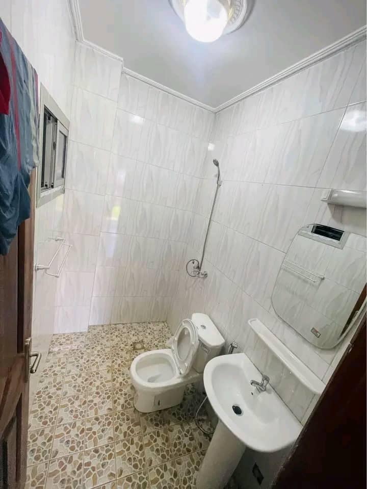 Studio à louer mensuellement à Nkolfoulou, pas très loin de l'axe principal