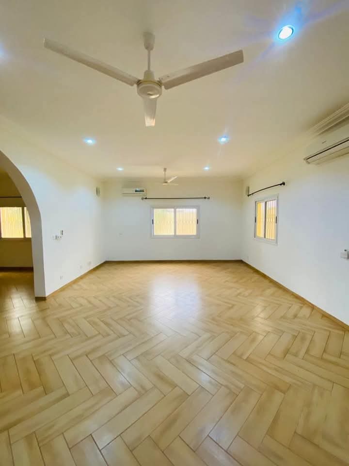 BELLE VILLA BASSE 05 PIECES + PISCINE A LOUER OUAGA 2000 TRAME D'ACCUEIL