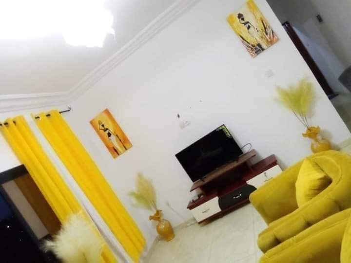 Studio meublé haut standing à Bata Nlongkak bordure de route principale