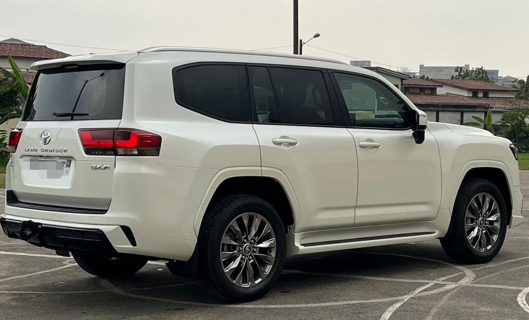 TOYOTA LAND CRUISER GXR 2024