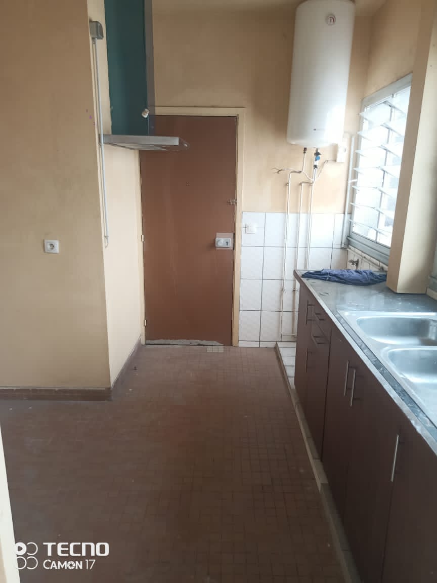 APPARTEMENT DEUX CHAMBRES À LOUER À AKWA