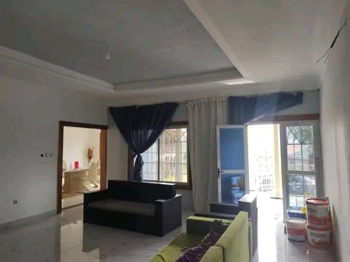 VILLA nouvellement construite À VENDRE À NKOLNDA