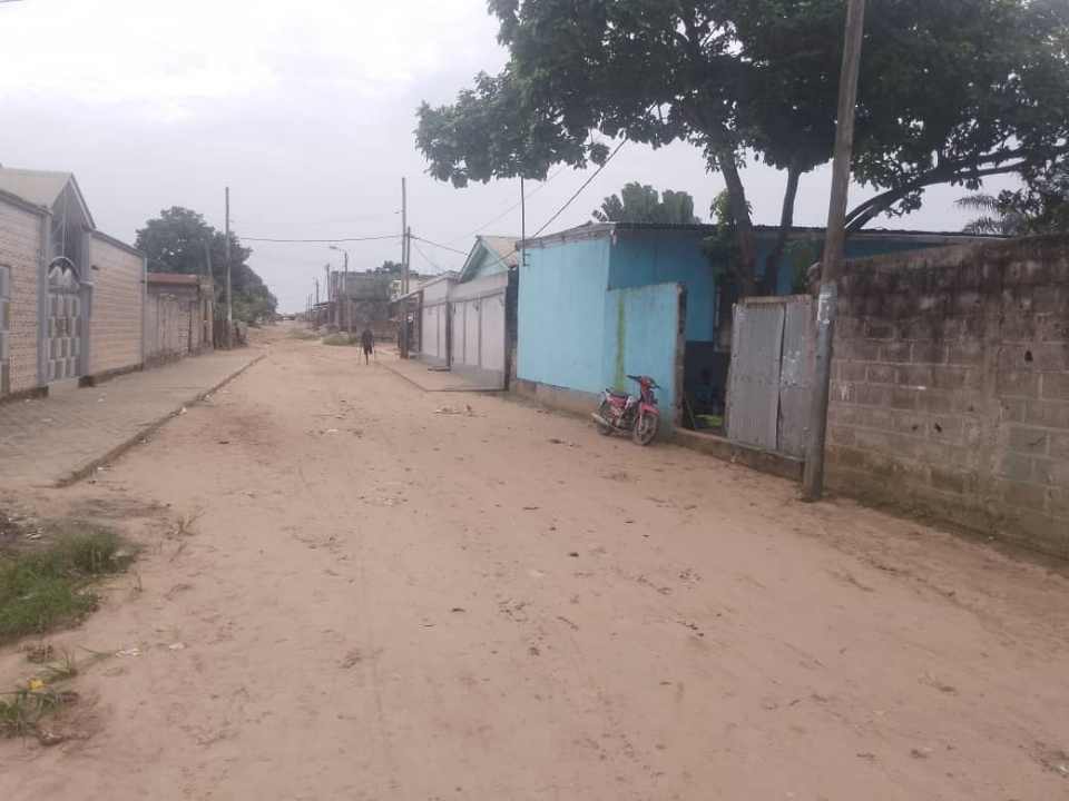 DEMI TERRAIN AVEC MAISON DEMI TERRAIN AVEC MAISON