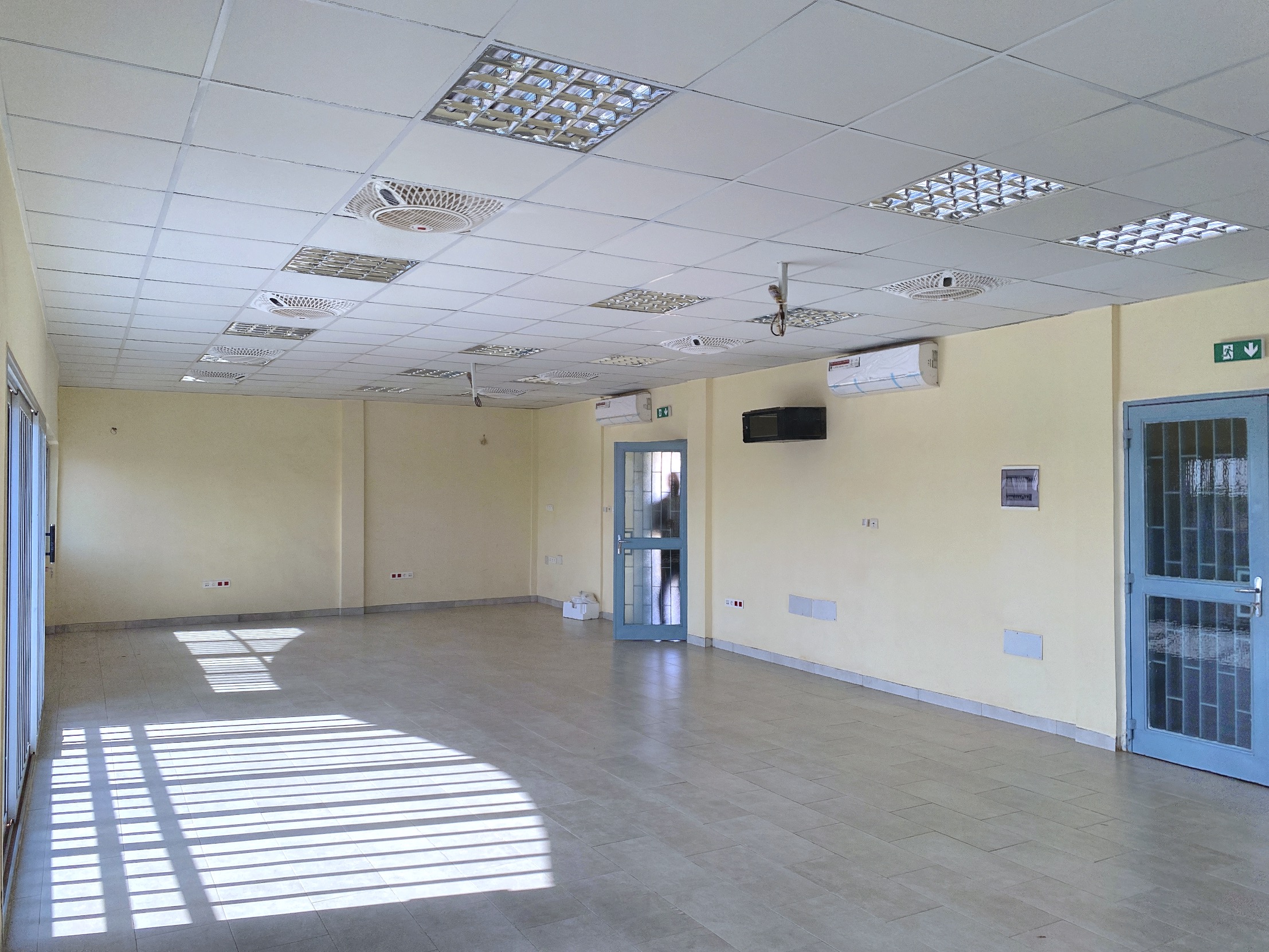 DES BUREAUX EN LOCATION DANS UN IMMEUBLE R+3 A KARPALA SUR PERFECTOR IMMOBILIER