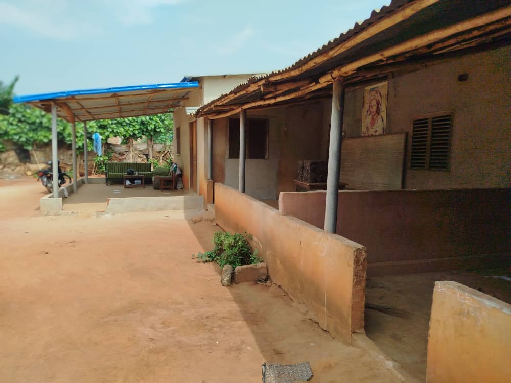 Maison locative à vendre à Hevié commune d'Abomey Calavi