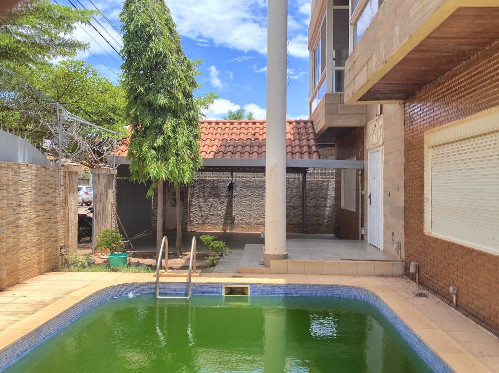 UN TRIPLEX MEUBLE AVEC PISCINE EN LOCATION A OUAGA2000 ZONE A SUR PERFECTOR IMMOBILIER