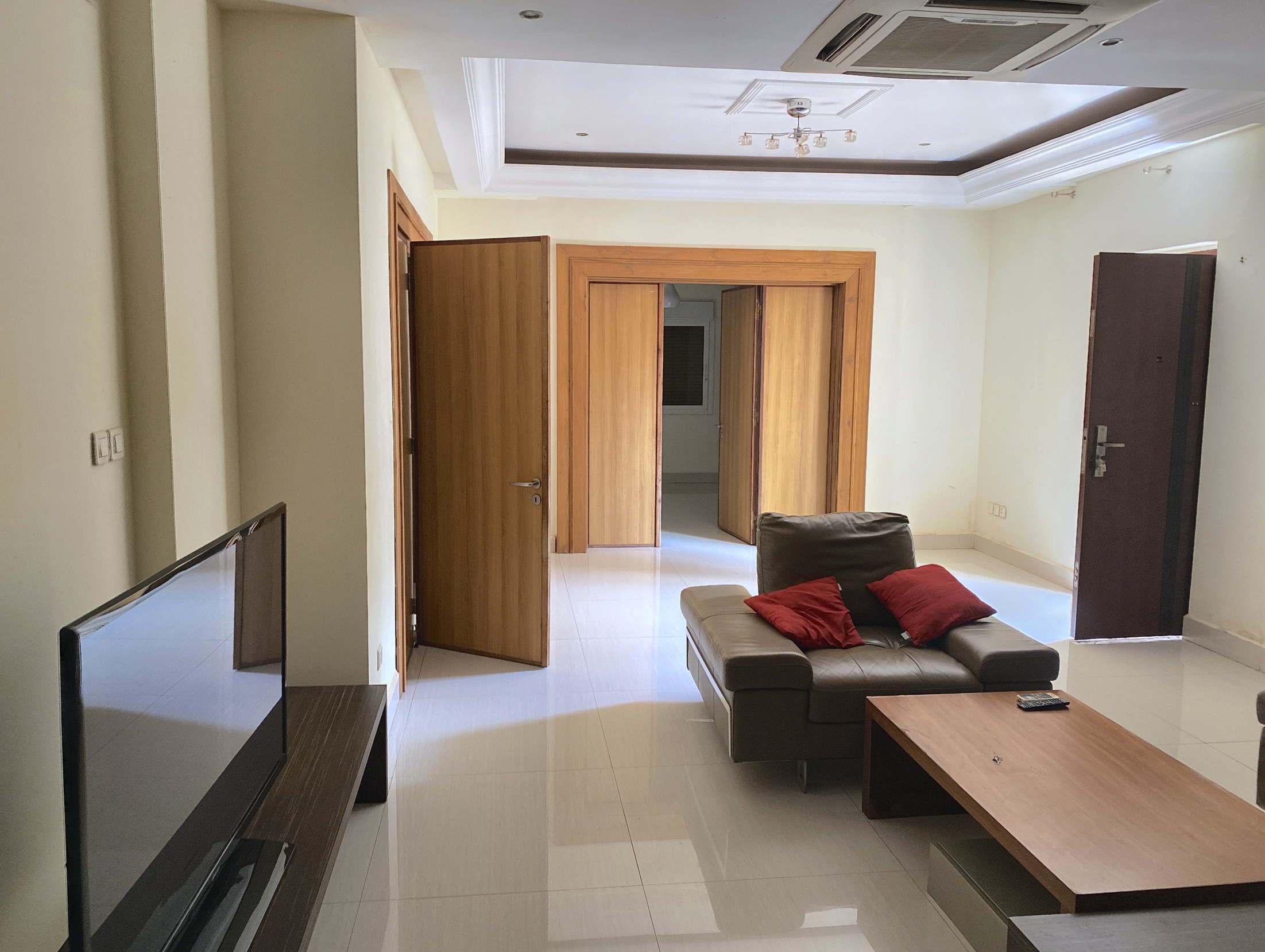 UN TRIPLEX MEUBLE AVEC PISCINE EN LOCATION A OUAGA2000 ZONE A SUR PERFECTOR IMMOBILIER