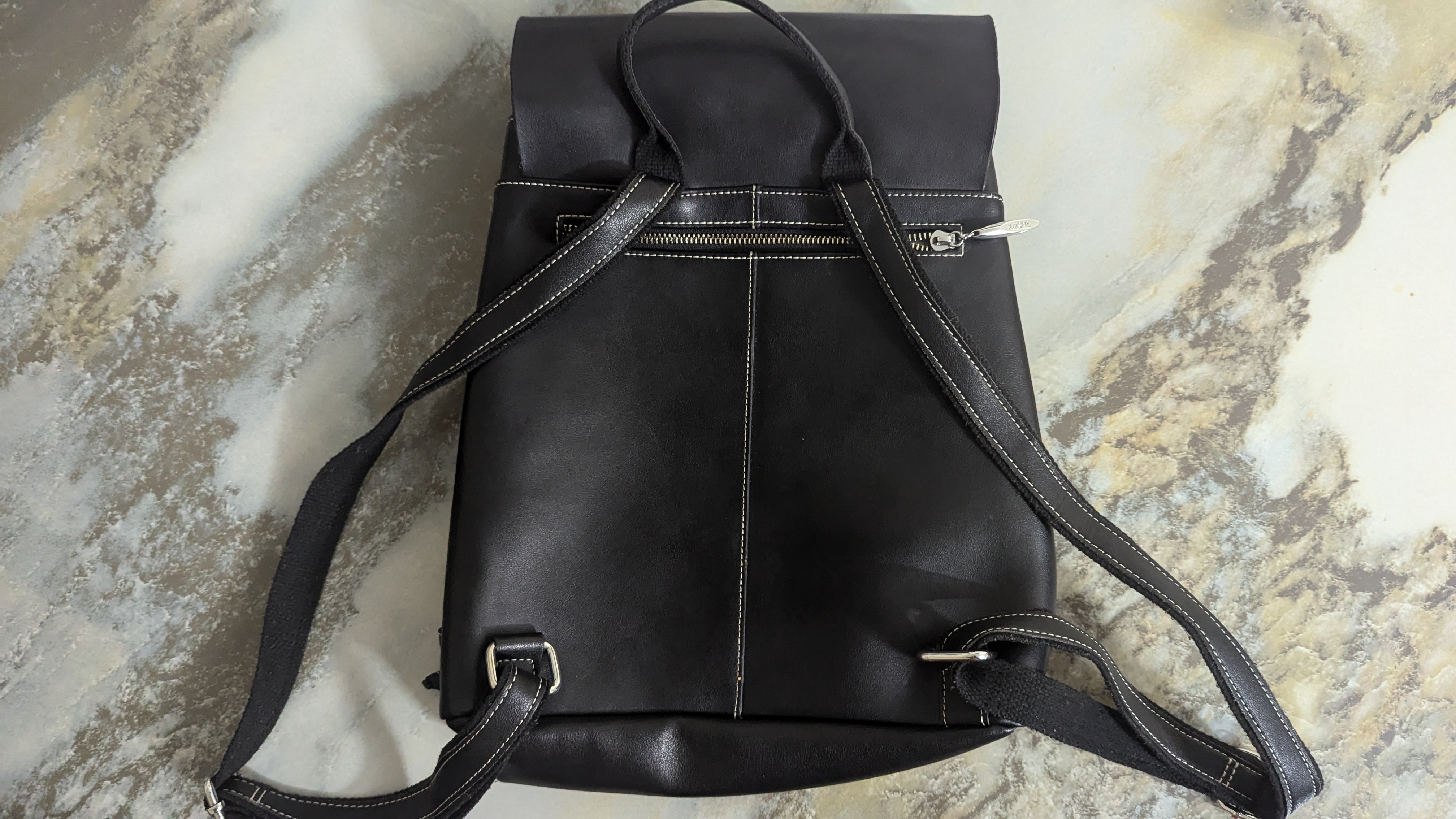 Sacs à dos en cuir plusieurs sacs disponibles