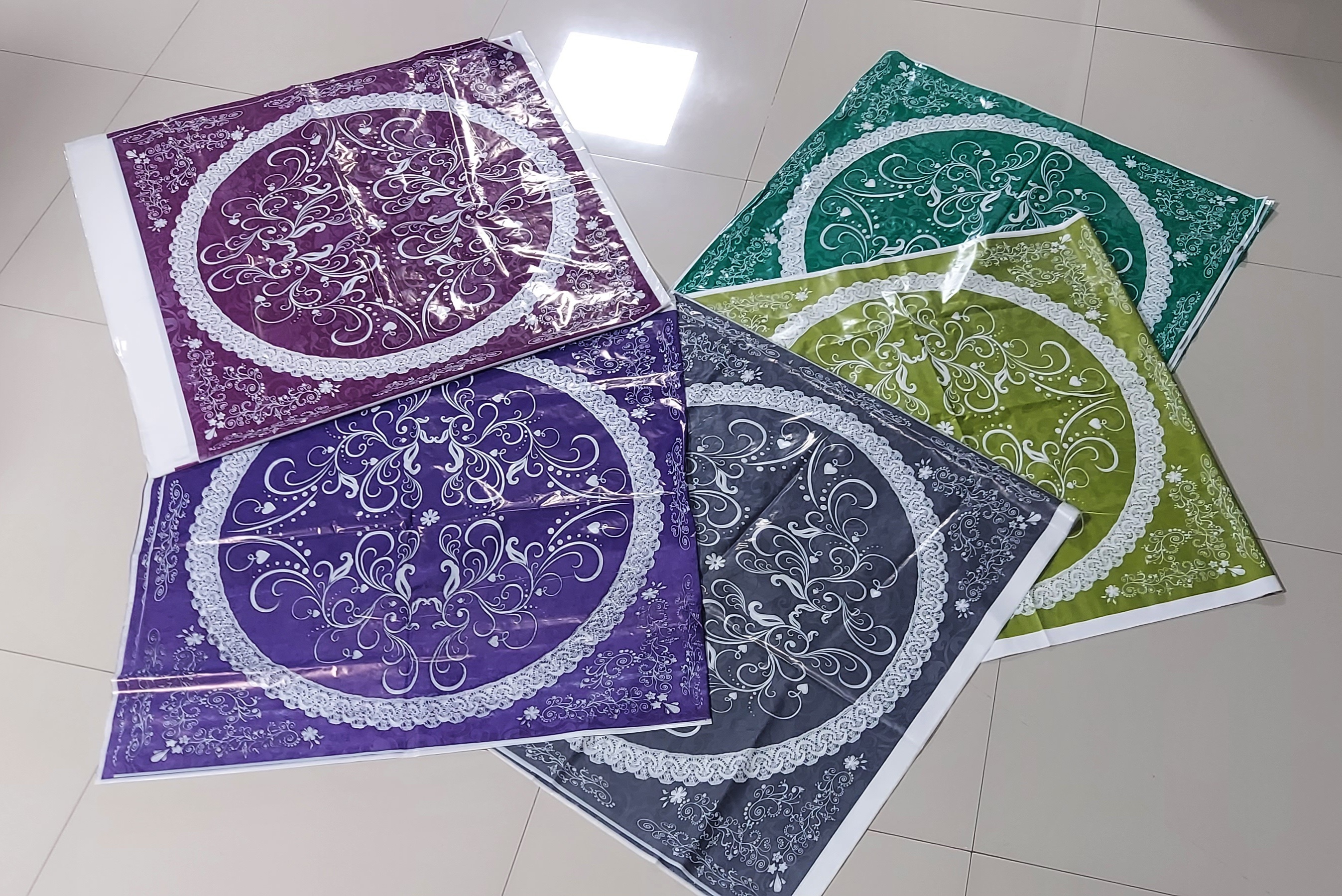 Nappe En Plastique مفارش المائدة البلاستيكية Nappe En Plastique مفارش المائدة البلاستيكية