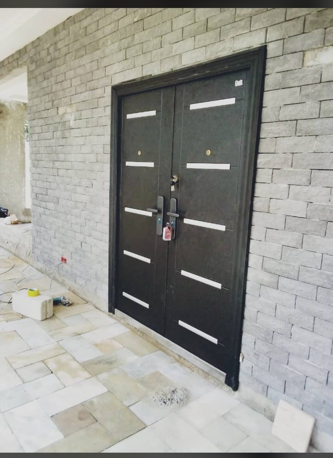 portes métalliques sécurisées