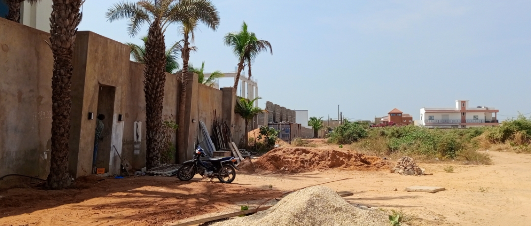 NGAPAROU : À vendre terrain de 600m² angle