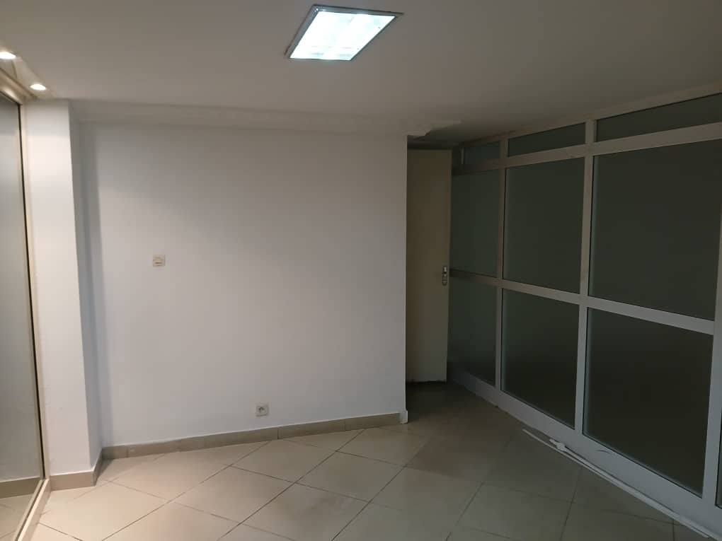 Bureaux et Commerces à louer au plateau