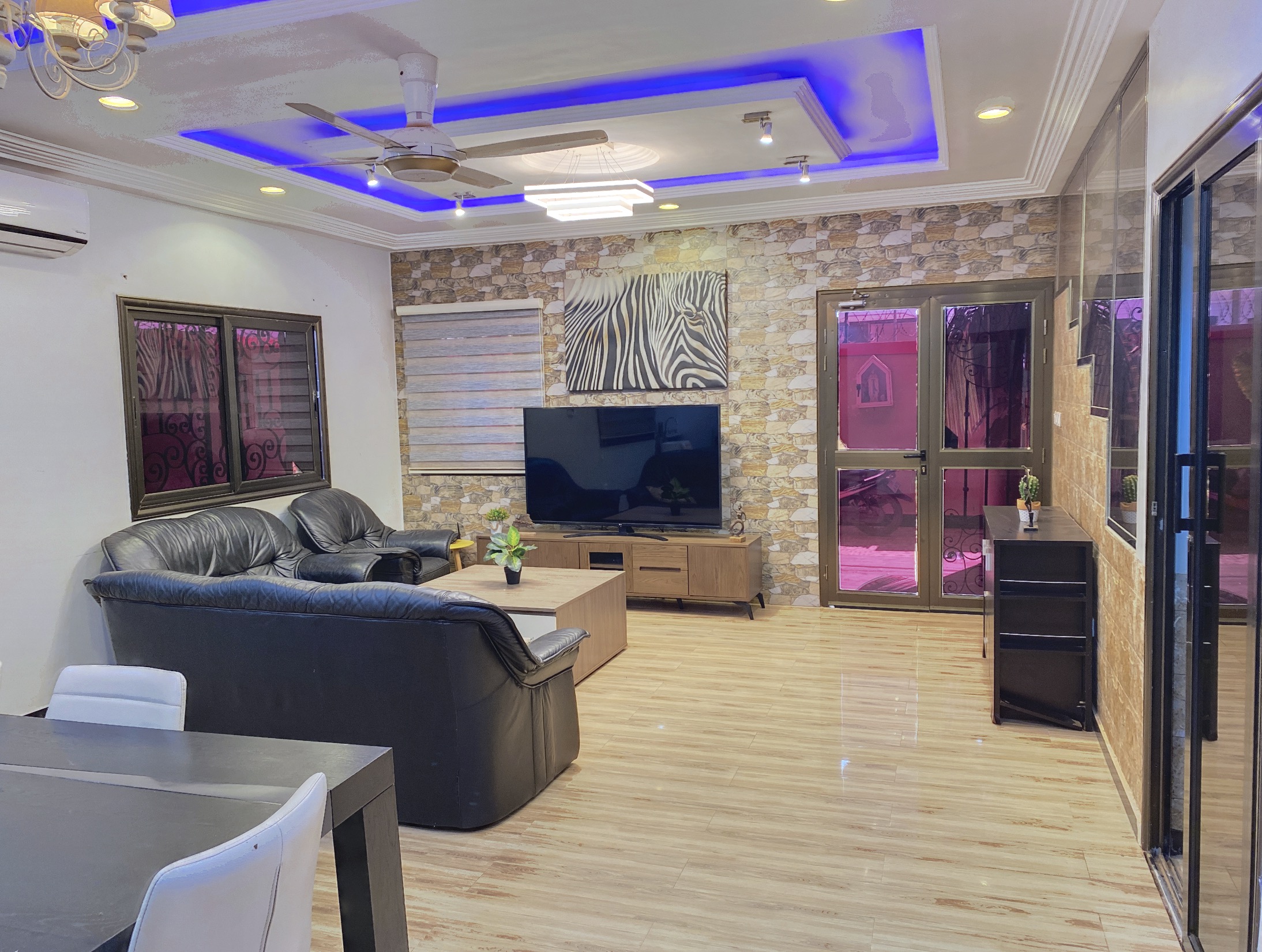 UN SOMPTUEUX DUPLEX MEUBLE DE STANDING EN LOCATION A OUAGA2000 EXTENSION SUD