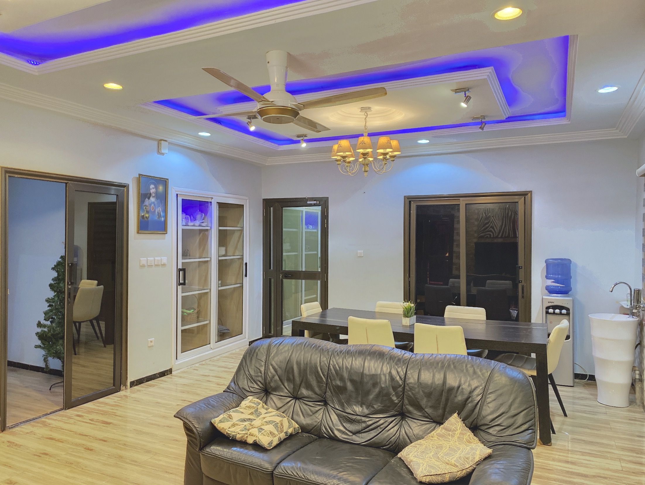 UN SOMPTUEUX DUPLEX MEUBLE DE STANDING EN LOCATION A OUAGA2000 EXTENSION SUD