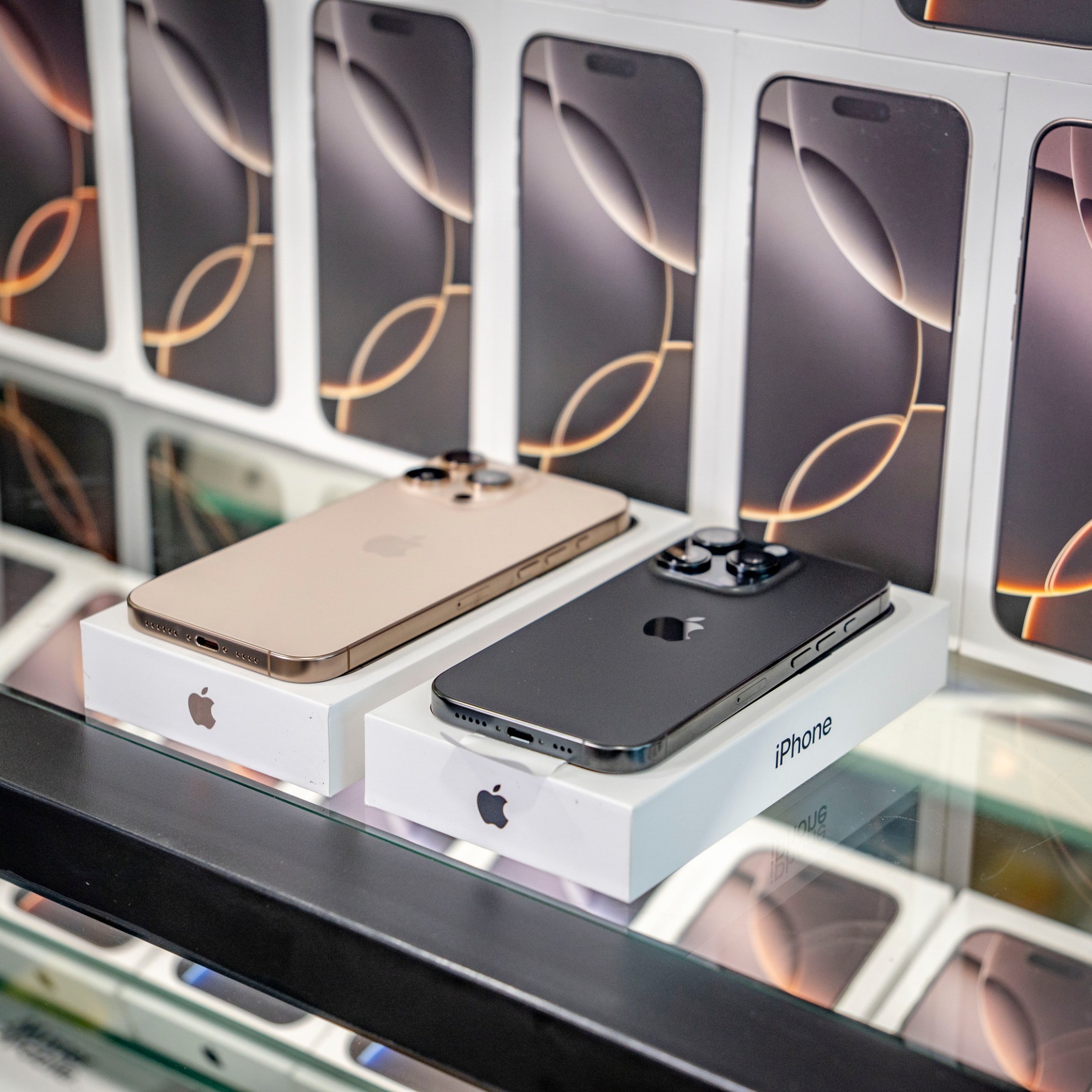 Apple iPhone 16 Pro Max, iPhone 16 Pro, iPhone 16, iPhone 16 Plus, iPhone 15 Apple iPhone 16 Pro Max, iPhone 16 Pro, iPhone 16, iPhone 16 Plus, iPhone 15