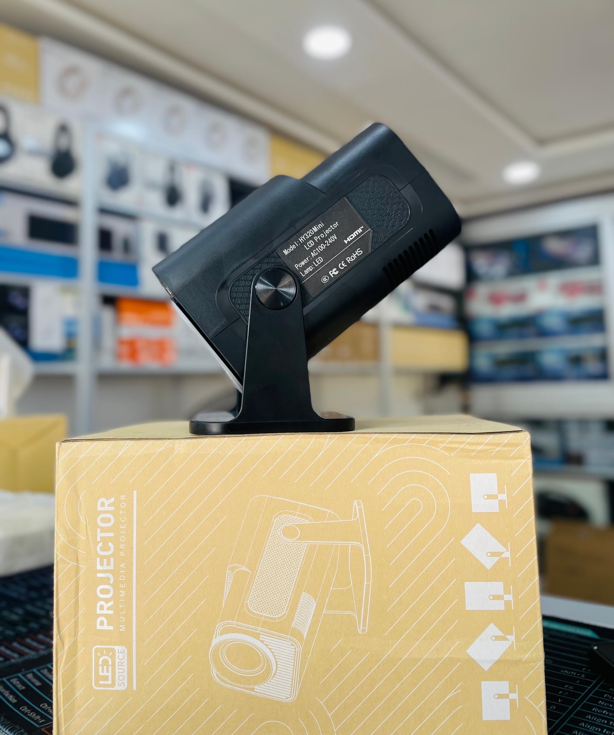 PROJECTEUR VIDÉO LED HY320 MINI ( Android 11 )