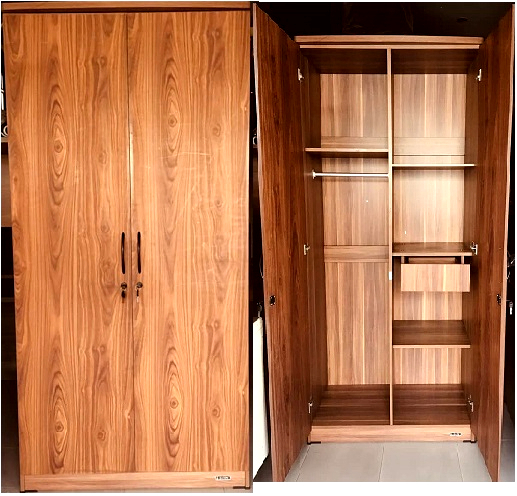 Armoire 2 Portes – Élégante et Spacieuse