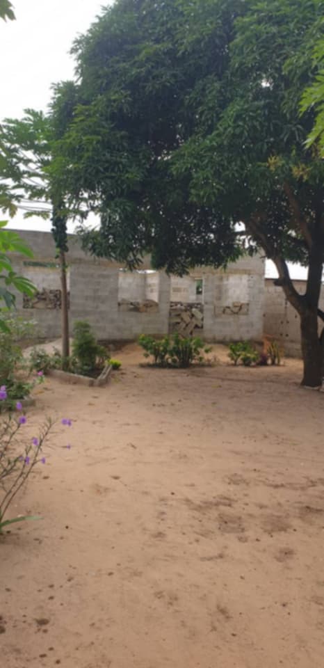 DEMI TERRAIN A VENDRE