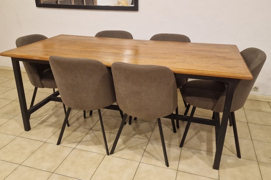 Table à manger en bois massif 195cm x 90 cm + 6 chaises rembourrées