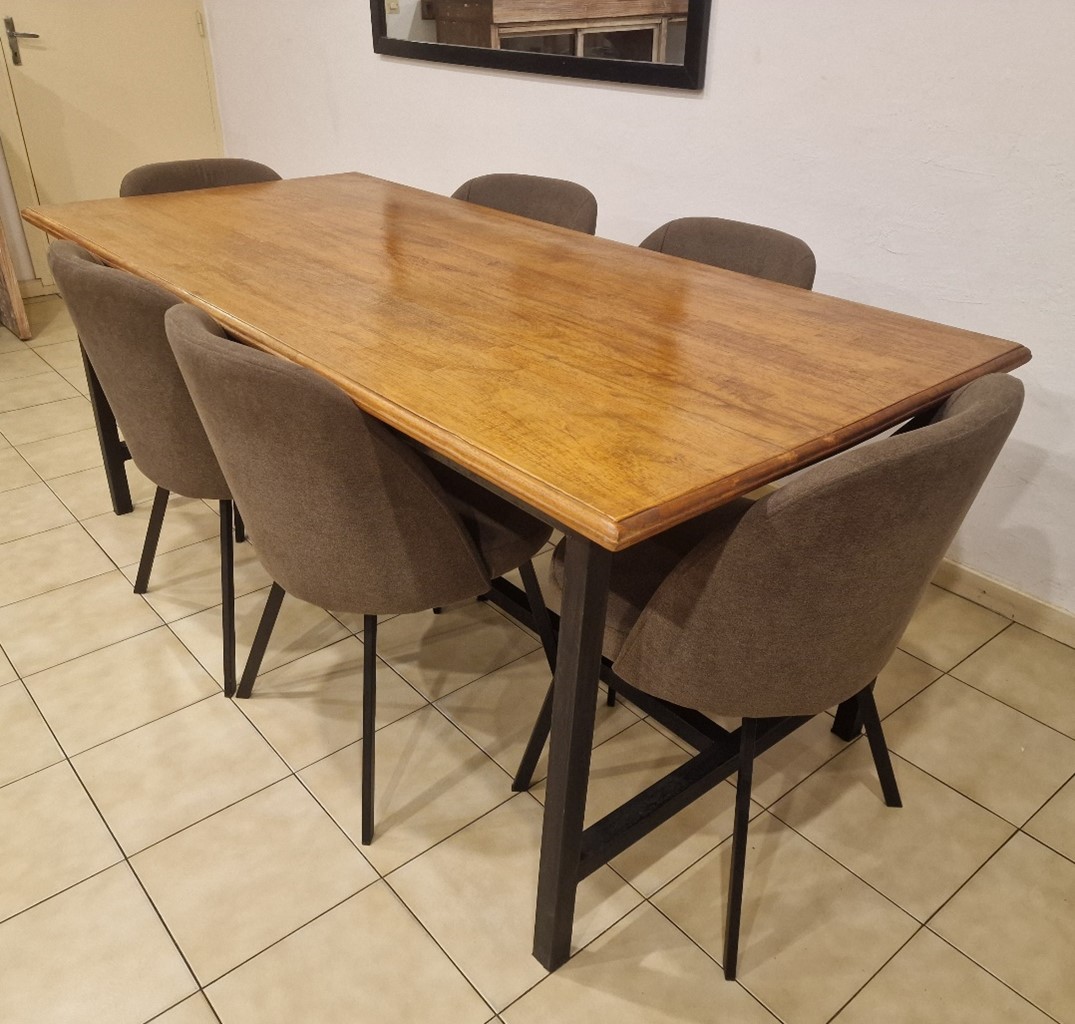 Table à manger en bois massif 195cm x 90 cm + 6 chaises rembourrées