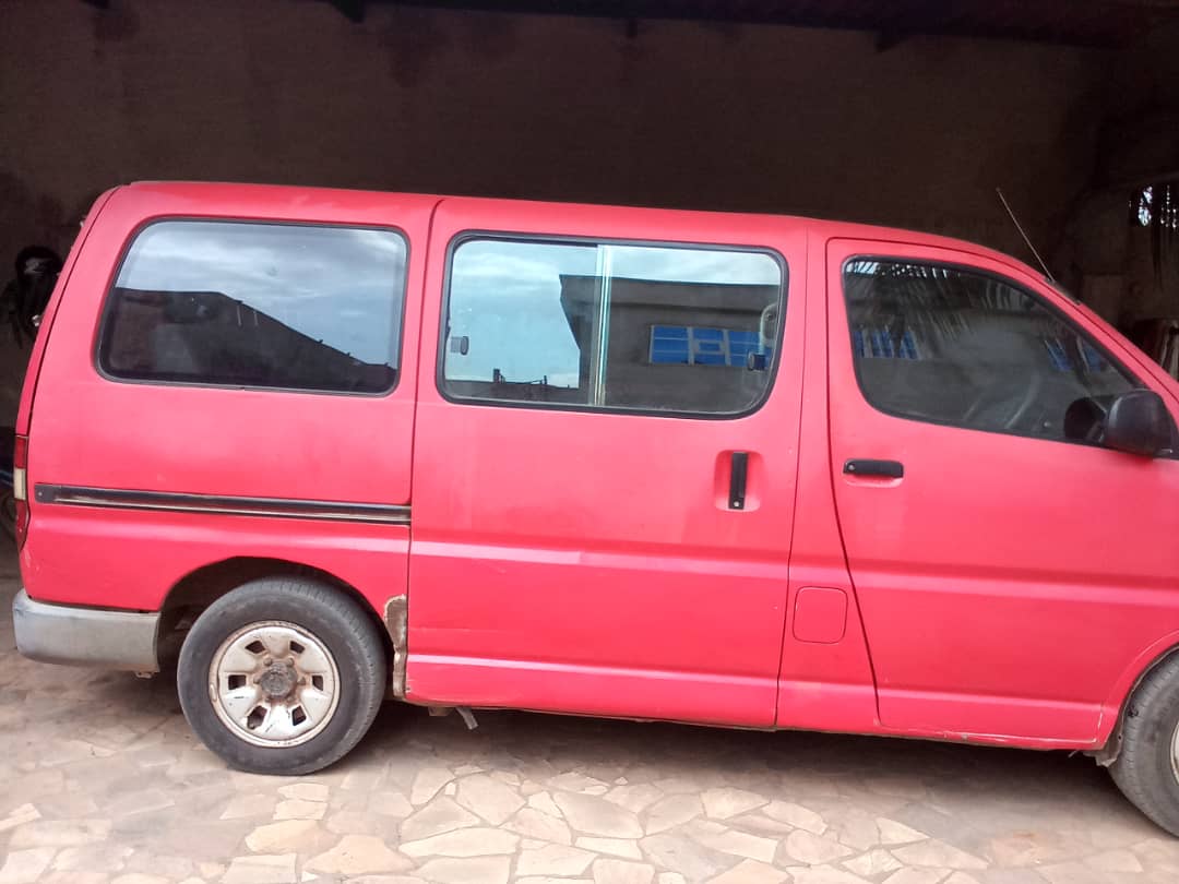 A vendre: Toyota hiace 1998 fourgonnette occasion*