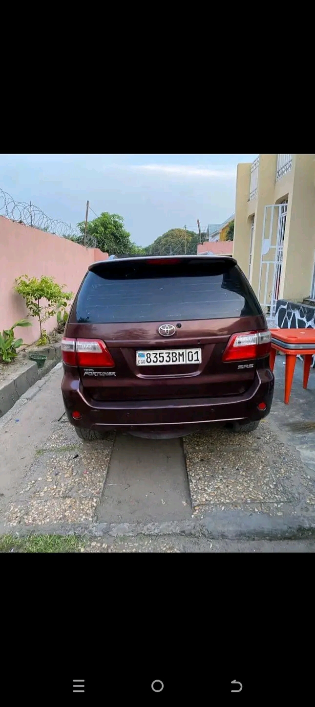 À vendre : Toyota Fortuner 2012 – Super Affaire ! À vendre : Toyota Fortuner 2012 – Super Affaire !