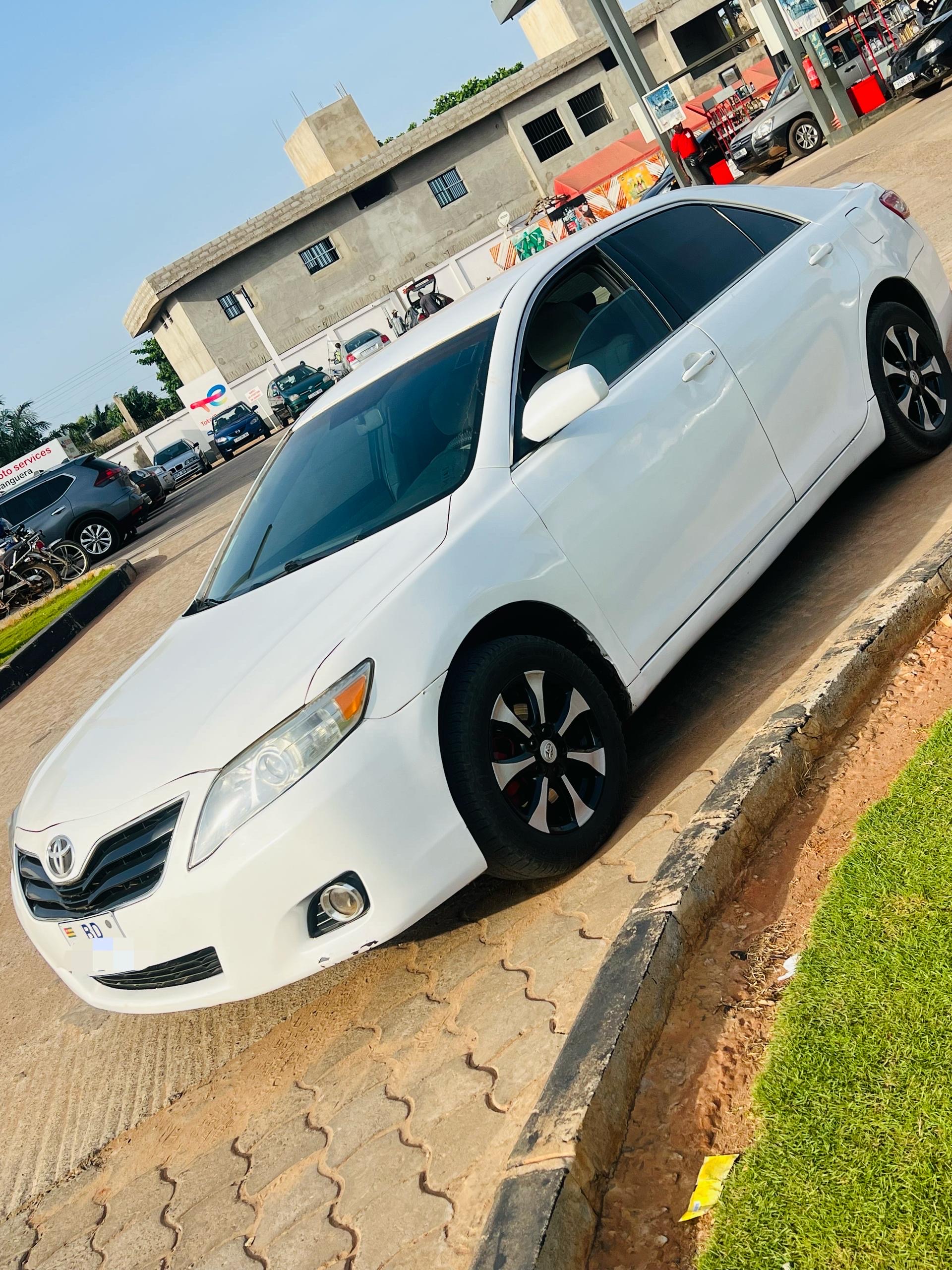 Toyota Camry 2012. 2 millions 600