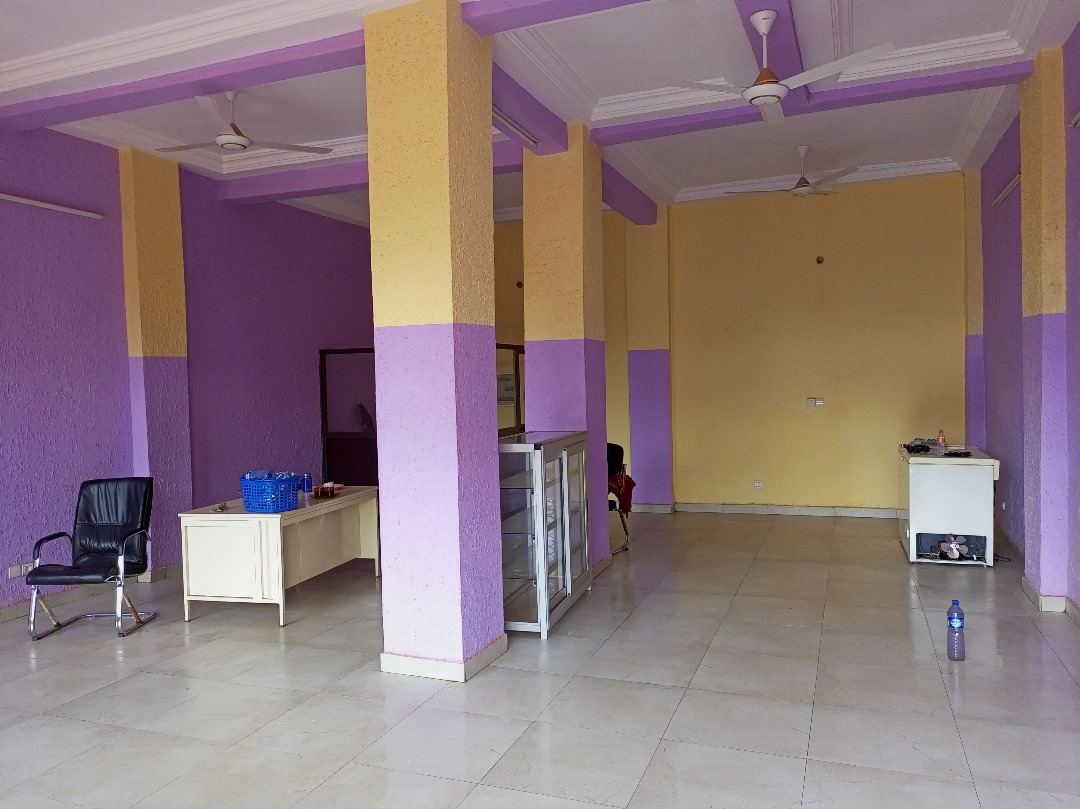 UN IMMEUBLE R+4 CONSTRUIT SUR UNE PARCELLE DE 600 M² EN VENTE À OUAGADOUGOU QUARTIER KOSSODO UN IMMEUBLE R+4 CONSTRUIT SUR UNE PARCELLE DE 600 M² EN VENTE À OUAGADOUGOU QUARTIER KOSSODO