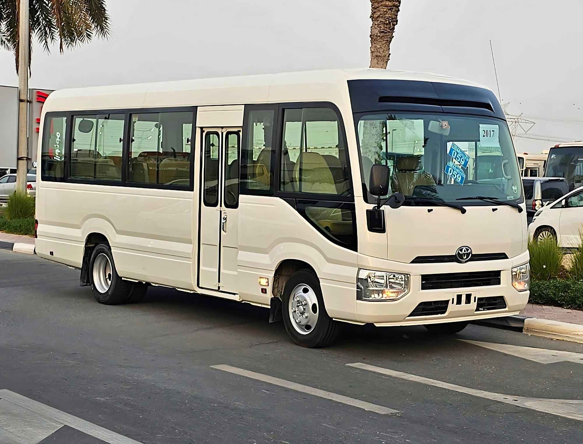 LOCATION DE BUS TOYOTA COASTER 30 places