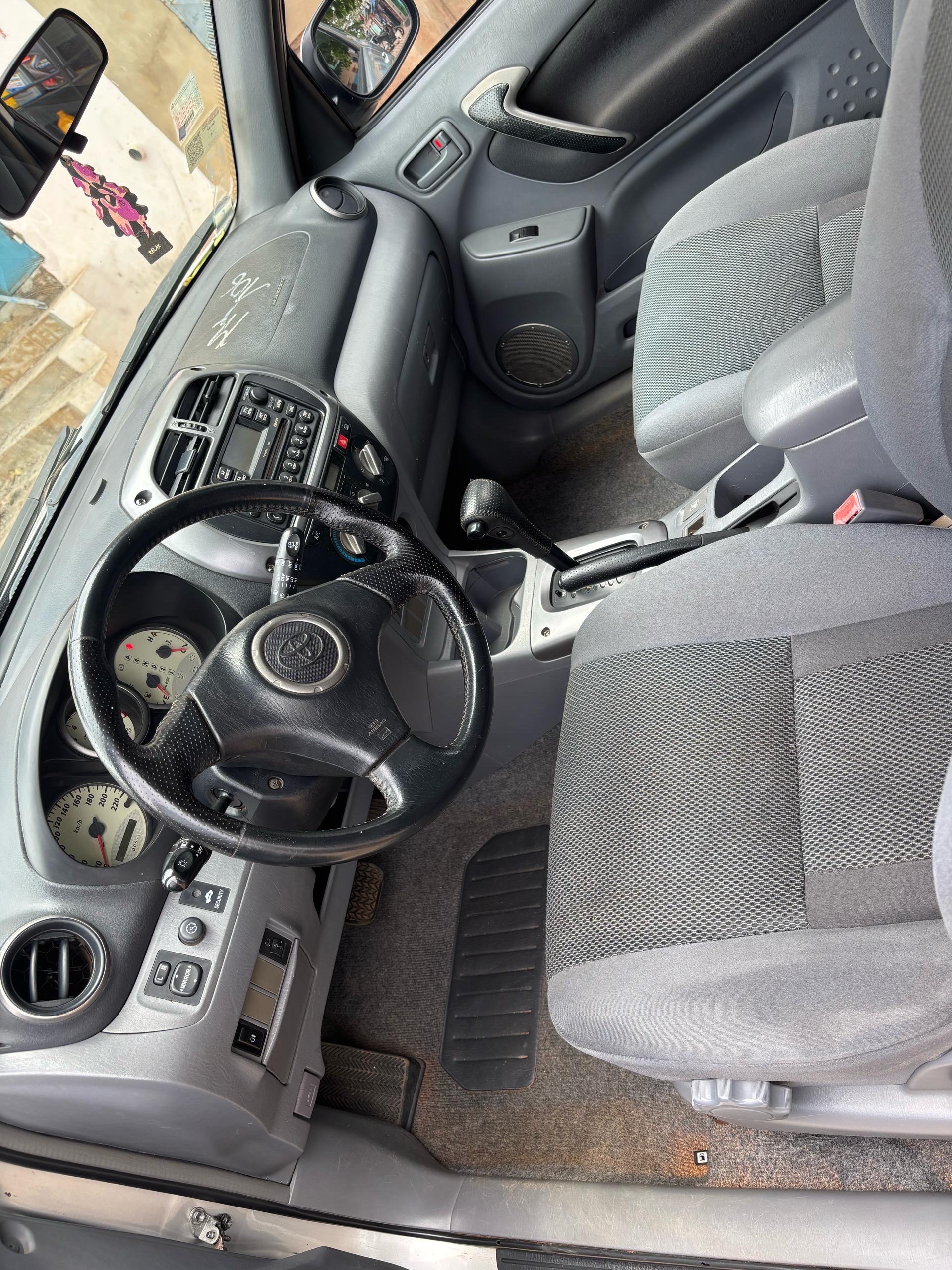 TOYOTA RAV4 (2 portes) europe annee 2003