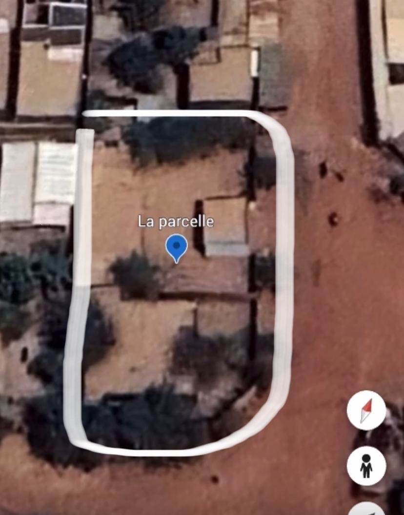 VENTE D’UNE PARCELLE DE 726m2 VENTE D’UNE PARCELLE DE 726m2