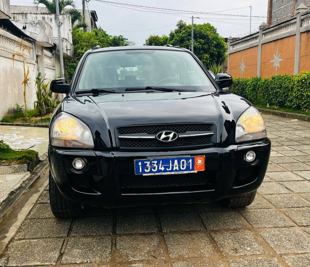 HYUNDAI TUCSON BOITE MANUELLE ESSSENCE 4 CYLINDRES
