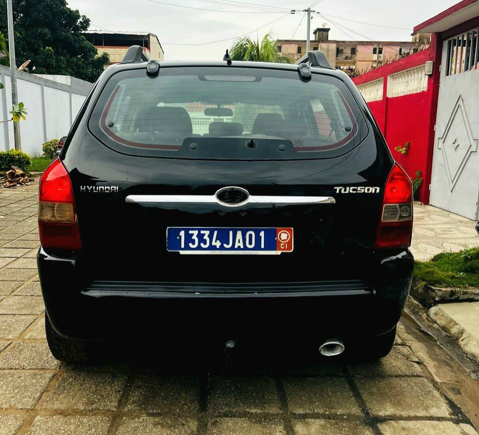 HYUNDAI TUCSON BOITE MANUELLE ESSSENCE 4 CYLINDRES