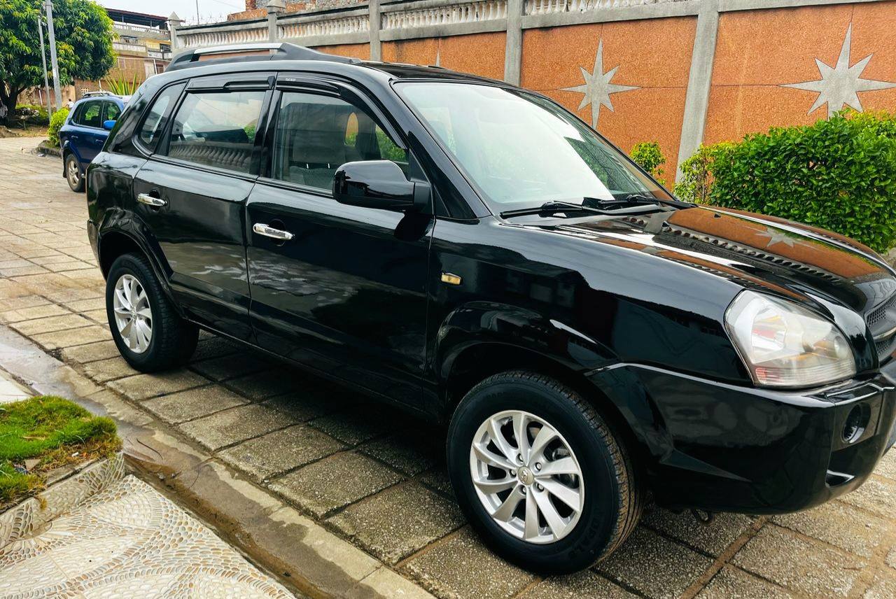 HYUNDAI TUCSON BOITE MANUELLE ESSSENCE 4 CYLINDRES