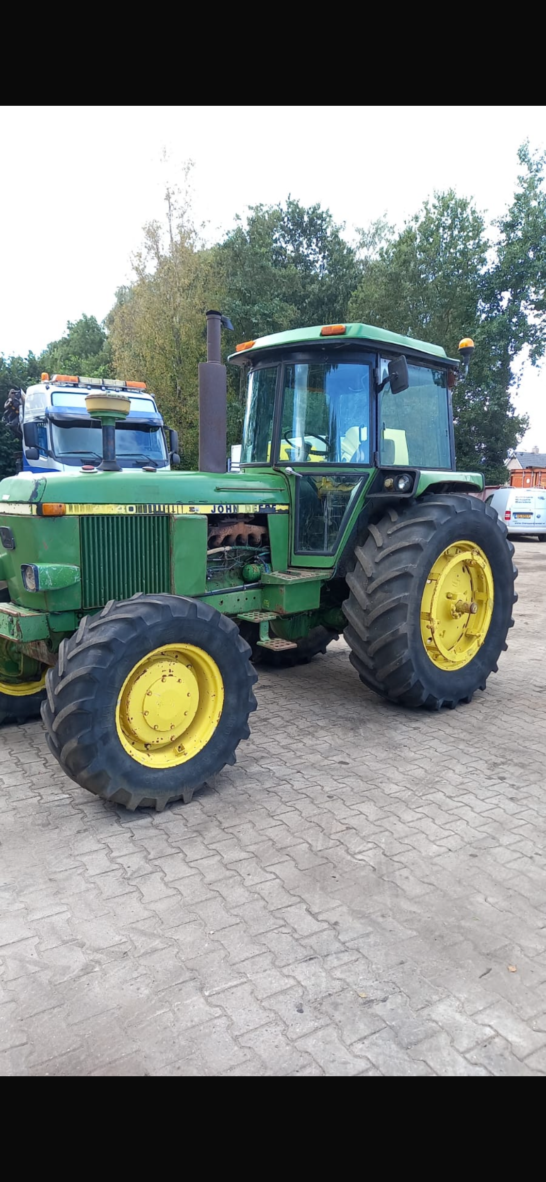 Tracteur John DEERE 4x4. 6 Cylindres Tracteur John DEERE 4x4. 6 Cylindres