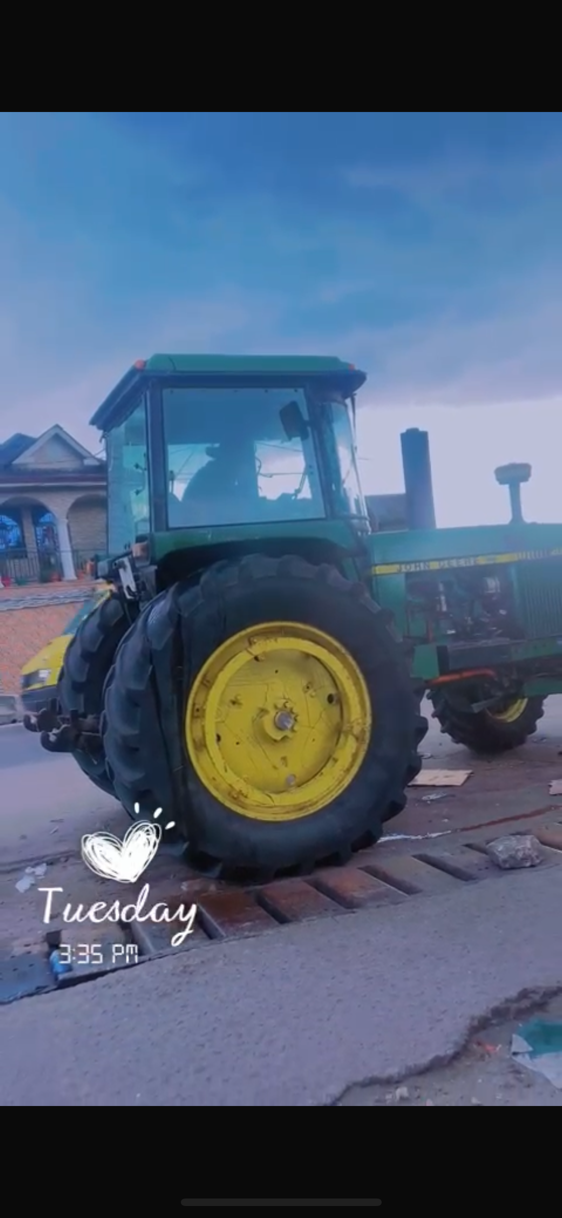 Tracteur John DEERE 4x4. 6 Cylindres Tracteur John DEERE 4x4. 6 Cylindres