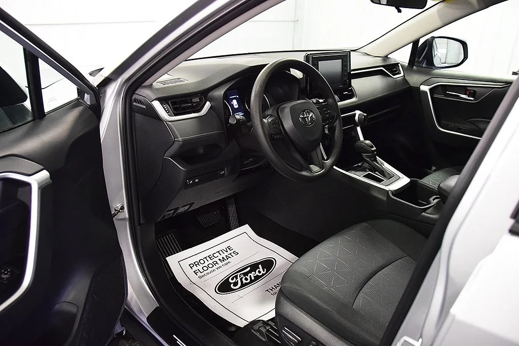 BUY CLEAN USED 2022 Toyota RAV4 XLE Full Option BUY CLEAN USED 2022 Toyota RAV4 XLE Full Option