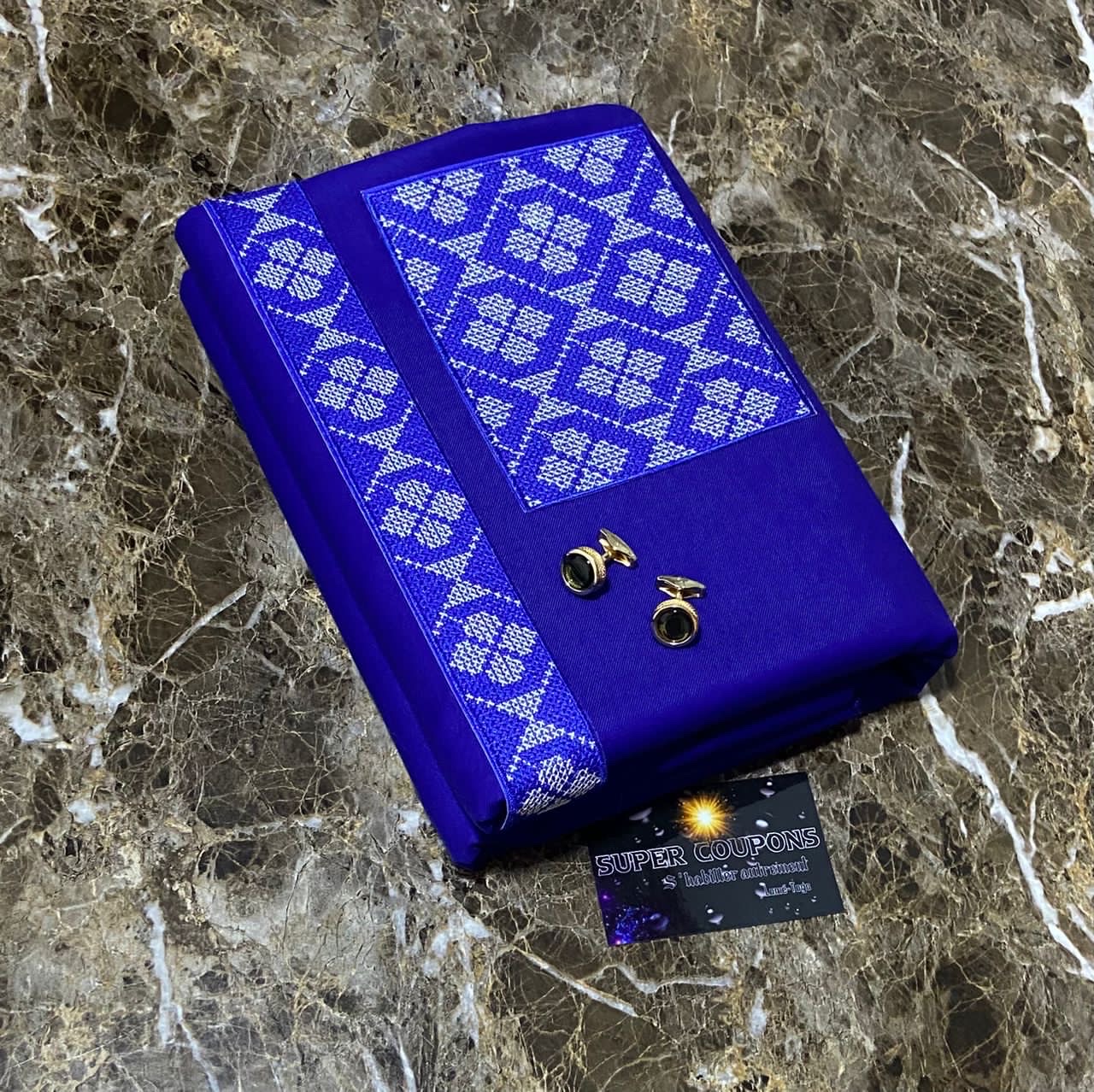 les tissus son disponible en gros et en detail