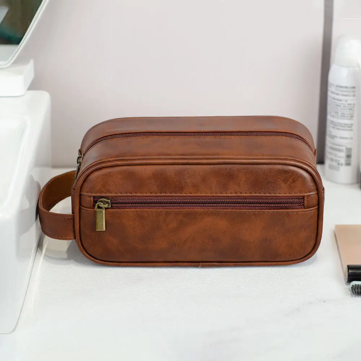 Pochette en cuir ( sac à main) de luxe pour homme – Élégance & Pochette en cuir ( sac à main) de luxe pour homme – Élégance &