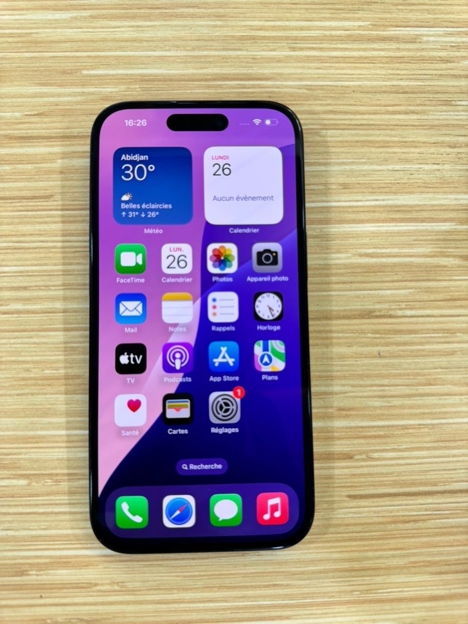 *iphone 15 128giga tout passe propre 370.000