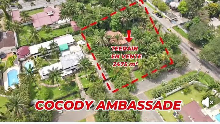 Cocody ambassade vente terrain 2500m2 à l'angle d'une voie