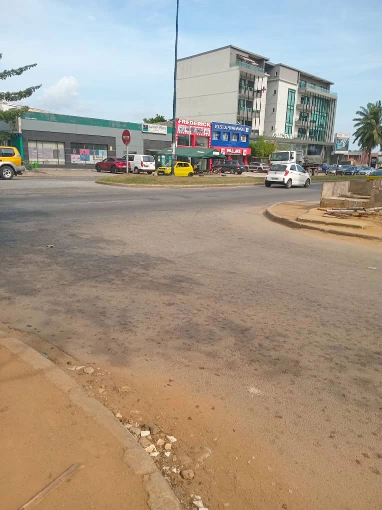 Cocody deux plateau bvb latrille vente 780m2