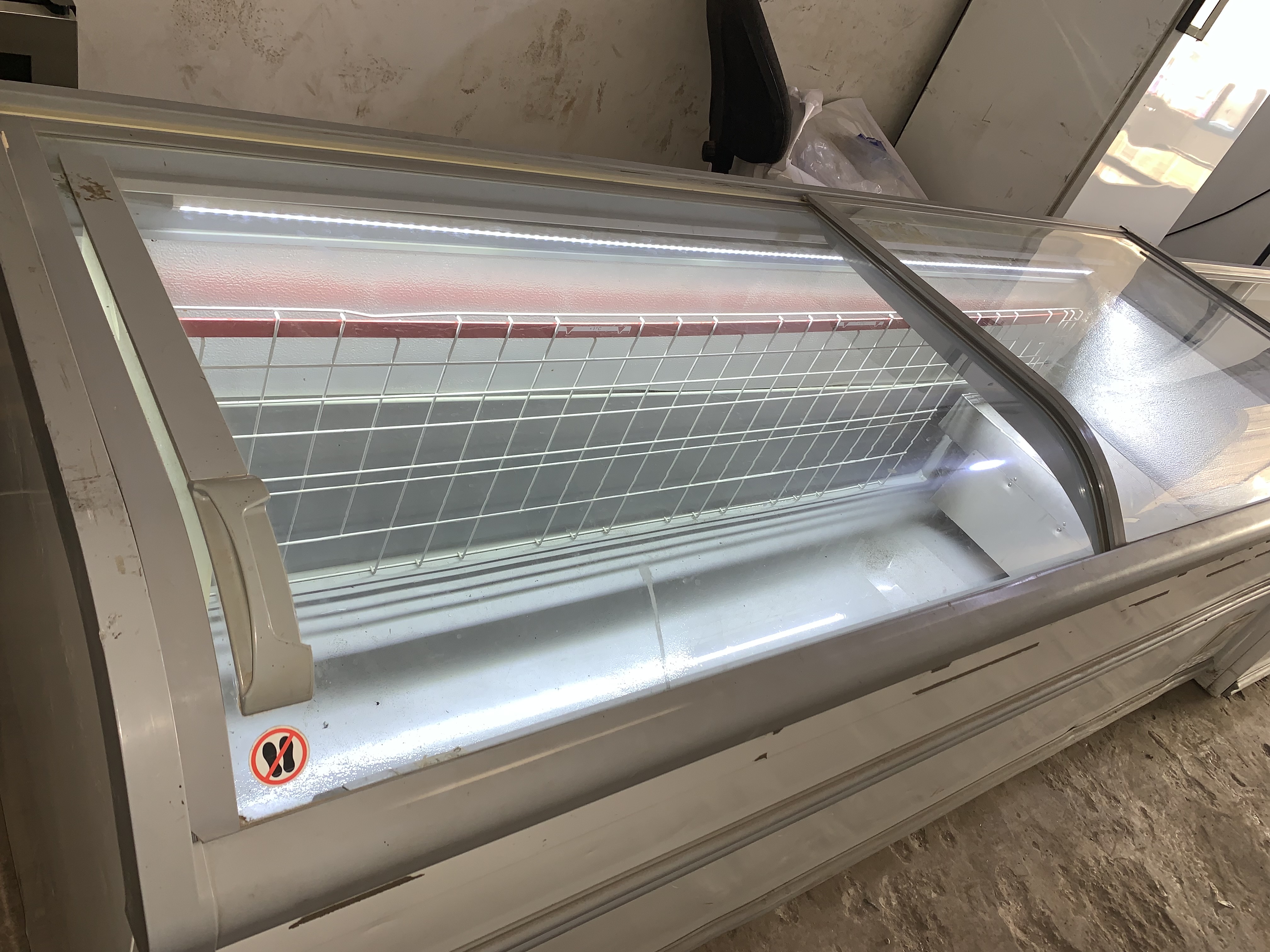 congelateur horizontal vitrine 2m10-2m60