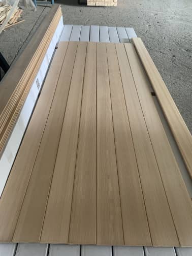 Faux plafond en bois pin