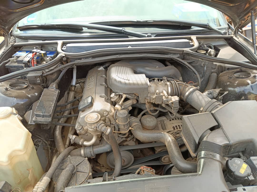 Voiture BMW moteur original climatiseur original